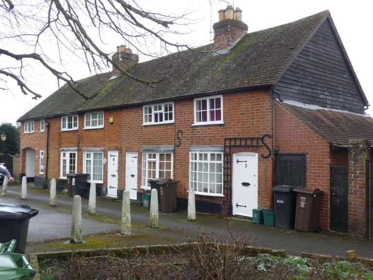 Harpenden Lane Redbourn VIllage Online